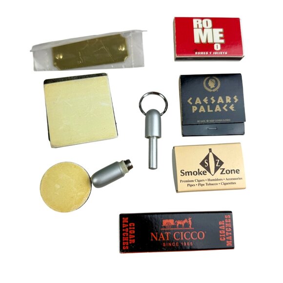 Thompson Co. Embossed Green Travel Cigar Humidor Gift Set w/ Hygrometers & More - Picture 6 of 14